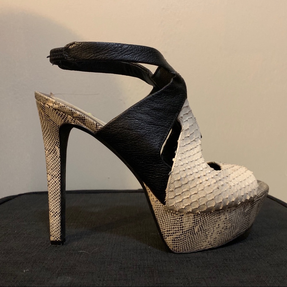 Jessica Simpson Bendie Platform Sandal Size 7.5M